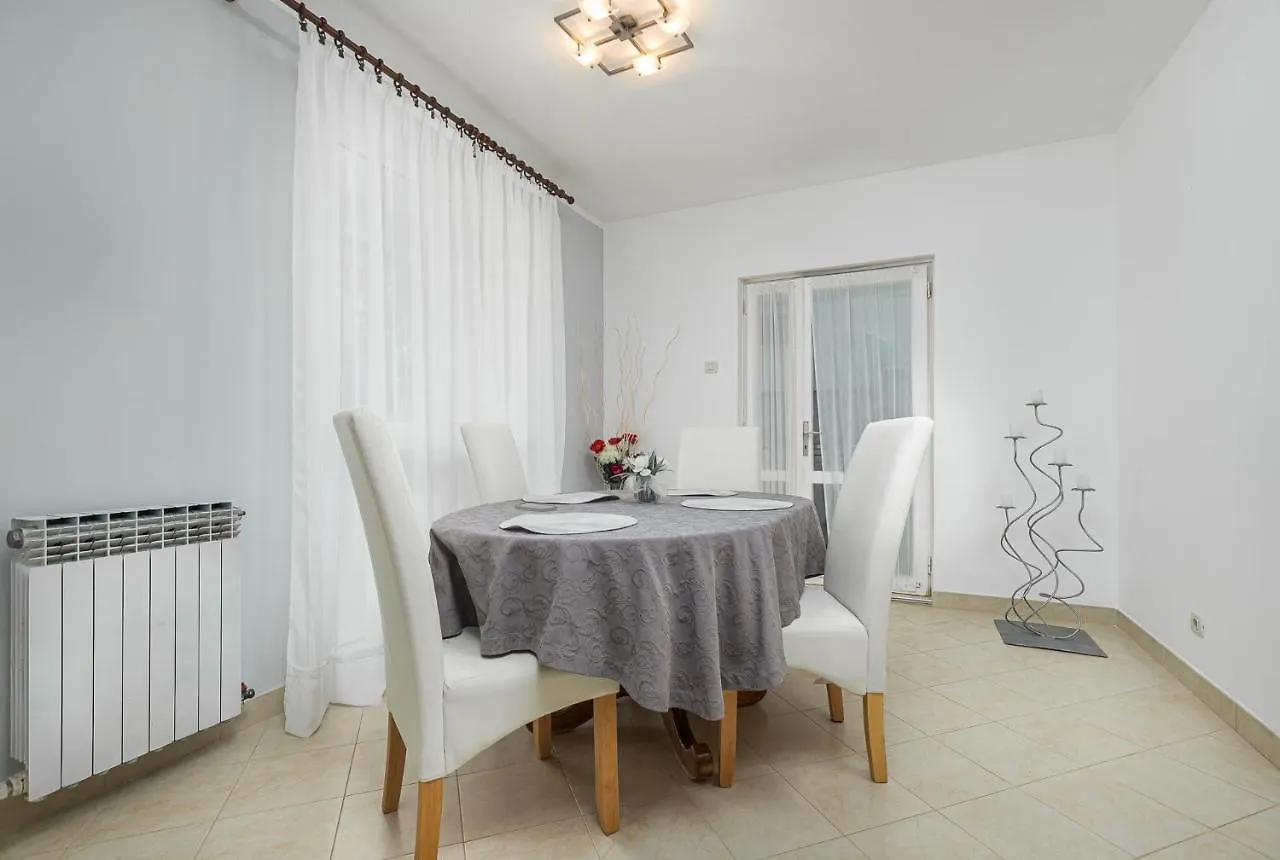 Ferienwohnung Dea B4+1 Poreč Apartment