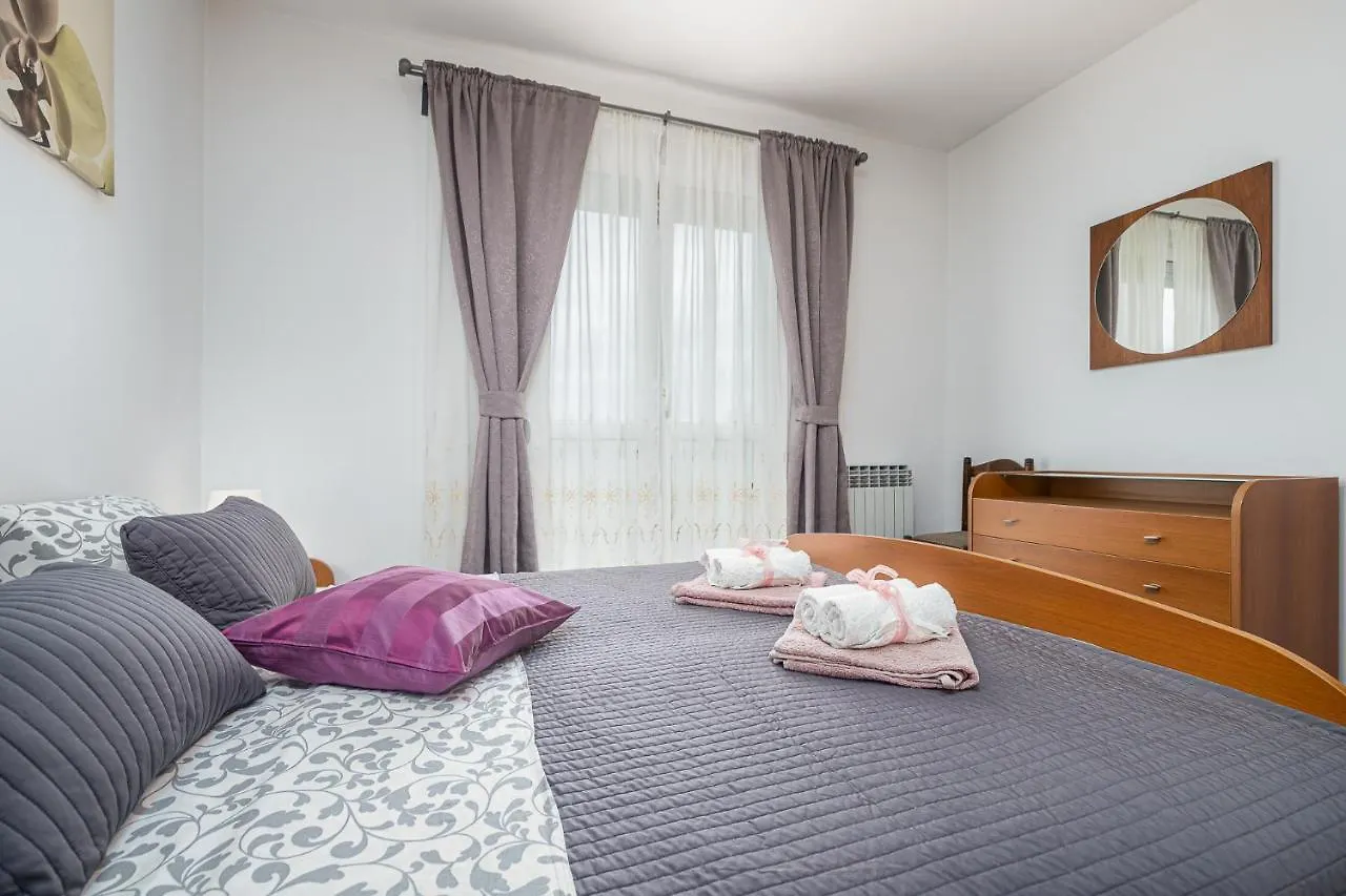 Ferienwohnung Dea B4+1 Poreč Kroatien