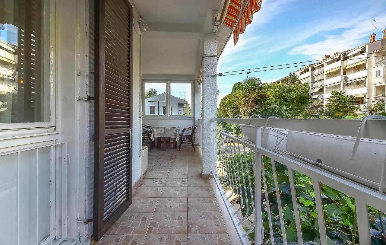 Ferienwohnung Dea B4+1 Poreč